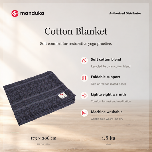 Manduka Cotton Yoga Blanket — ringkasan fitur dan ukuran.